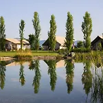 Glamping Kolpa 豪华帐篷