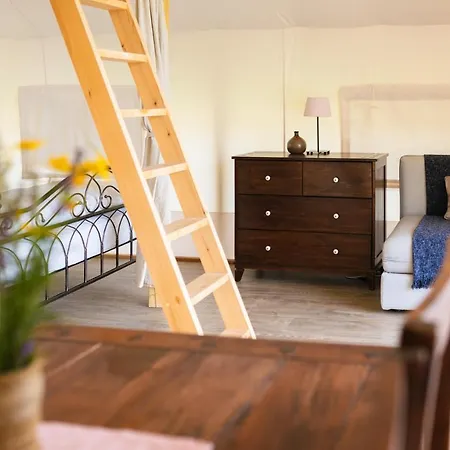 Lüks kamp alanı Glamping Kolpa 2*