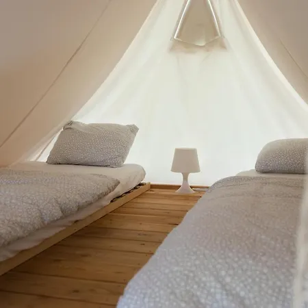 ラグジュアリーテント Glamping Kolpa Gradac