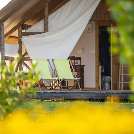 Glamping Kolpa Campo de lujo Gradac