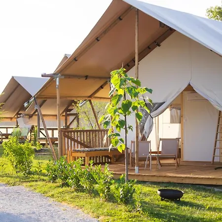 Campo de lujo Glamping Kolpa 2*
