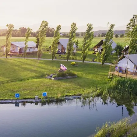 Campo de lujo Glamping Kolpa Gradac