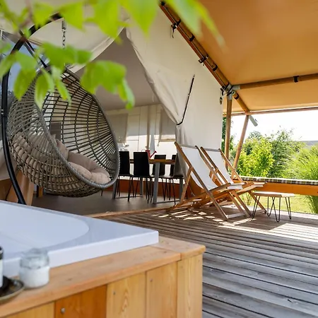ラグジュアリーテント Glamping Kolpa 2*