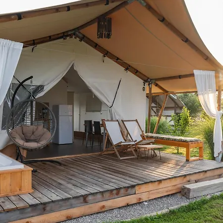Campo de lujo Glamping Kolpa Gradac