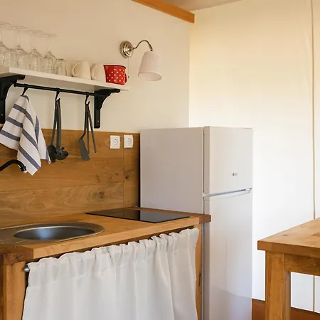 Campo de lujo Glamping Kolpa Gradac