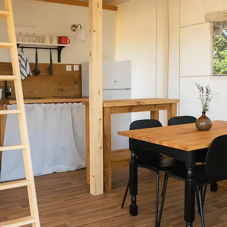 Glamping Kolpa ラグジュアリーテント 2*
