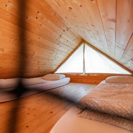 Campo de lujo Glamping Kolpa Gradac