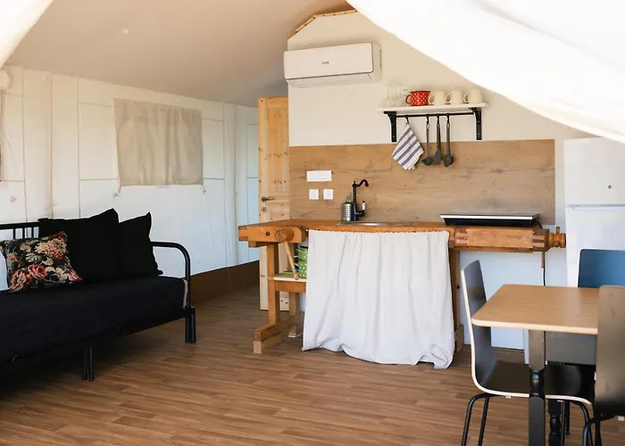 Glamping Kolpa 2* Gradac