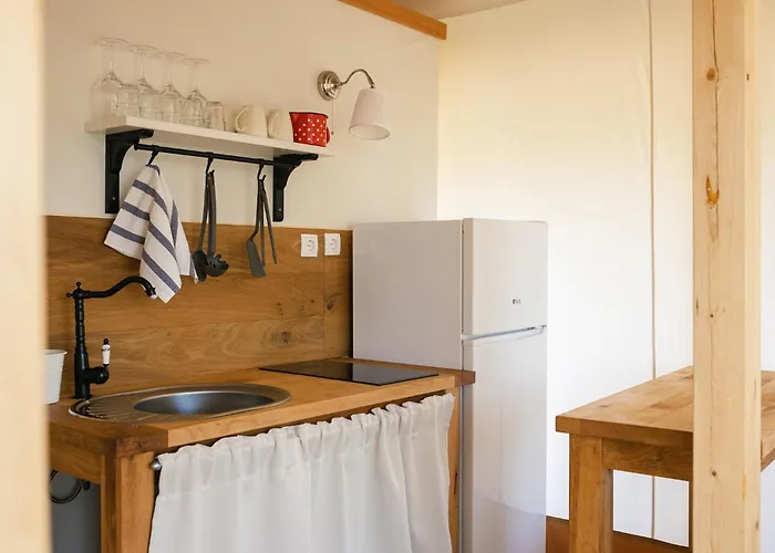 Luxe tent Glamping Kolpa Gradac