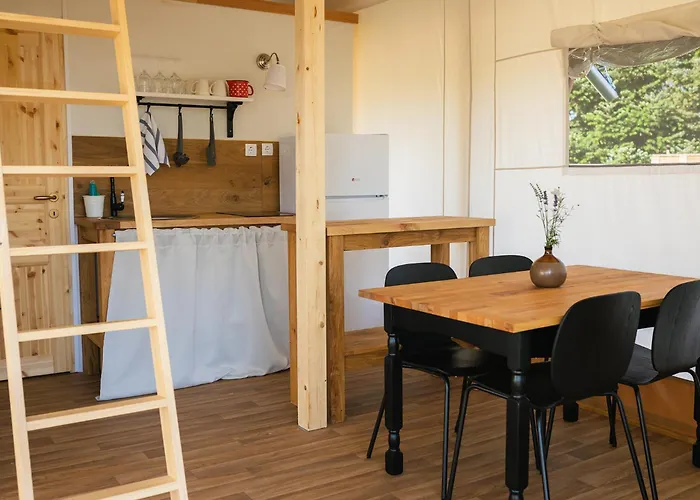 Glamping Kolpa Luxusní stan 2*